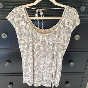 LOFT Women's Black and White Floral Blouse